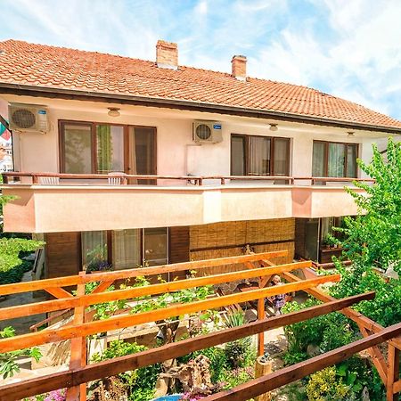 Holiday House Gendar, チェルノモレツ エクステリア 写真