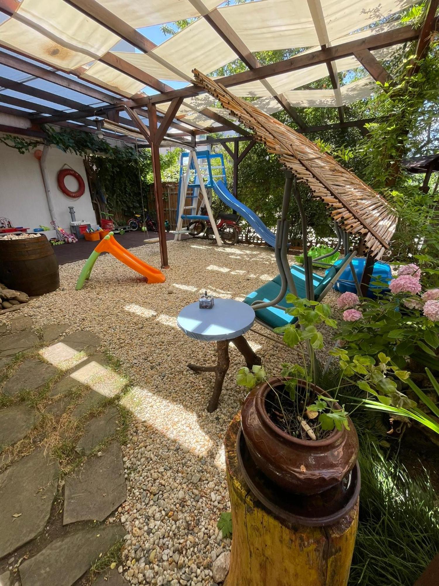 Holiday House Gendar, チェルノモレツ エクステリア 写真