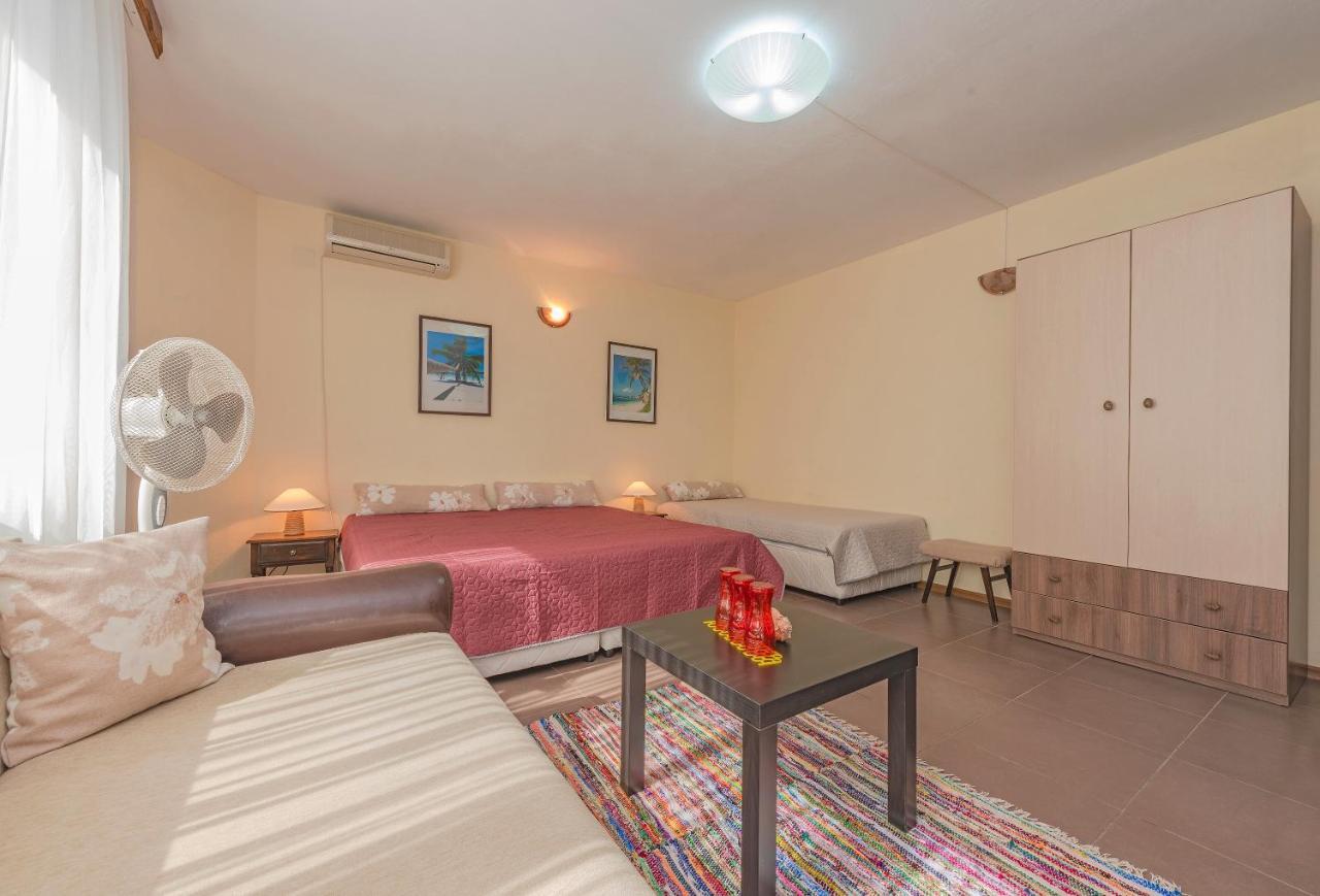 Holiday House Gendar, チェルノモレツ エクステリア 写真